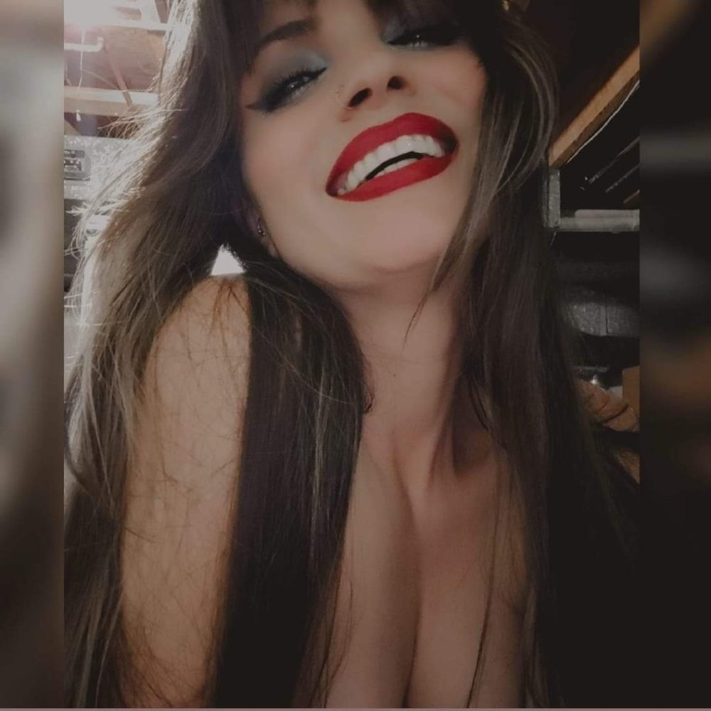 Meet your Posher, Coco Corí Corina